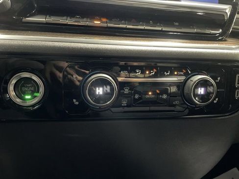 Used 2024 Chevrolet Silverado 1500 LT image 19