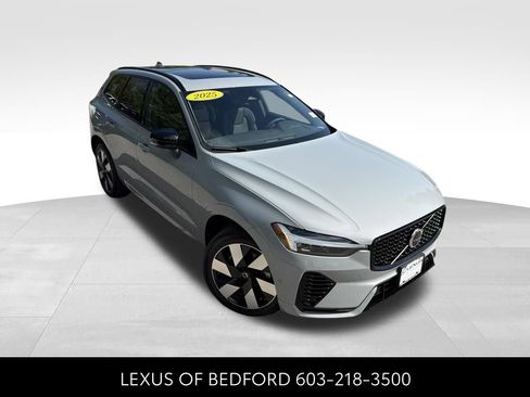 Used 2025 Volvo XC60 T8 Plus w/ Protection Package Premier AWD/4WD image 3