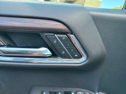 Used 2023 GMC Sierra 1500 SLT w/ SLT Premium Package AWD/4WD image 38