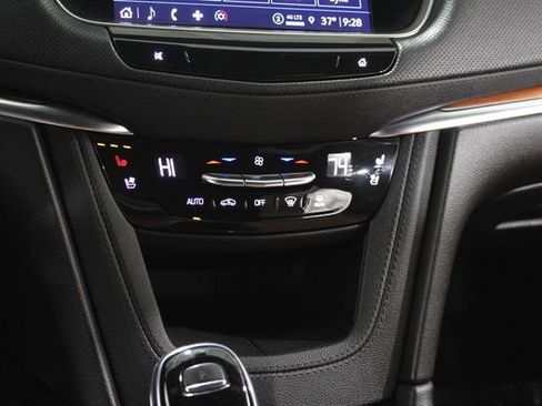 Certified 2022 Cadillac XT5 Premium Luxury image 16