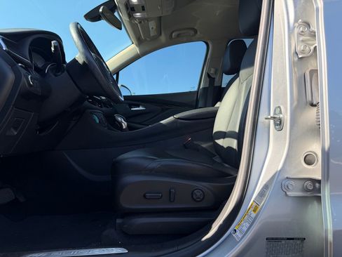 Used 2019 Buick Envision Essence FWD image 5