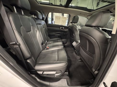 Certified 2022 Kia Sorento S w/ Panoramic Sunroof Package image 31