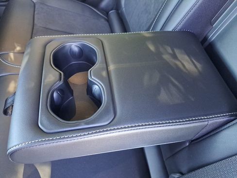 New 2025 Jeep Grand Cherokee Altitude image 11