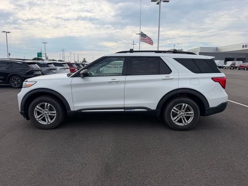 Used 2020 Ford Explorer XLT w/ Comfort Package AWD/4WD image 8