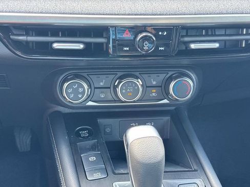 New 2025 Nissan Kicks SV w/ SV Premium Package image 31