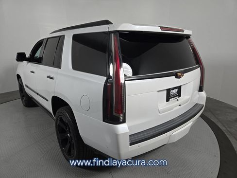 Used 2018 Cadillac Escalade Platinum AWD/4WD image 4
