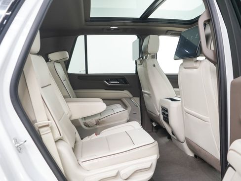 Used 2025 GMC Yukon Denali w/ Denali Reserve Package AWD/4WD image 13