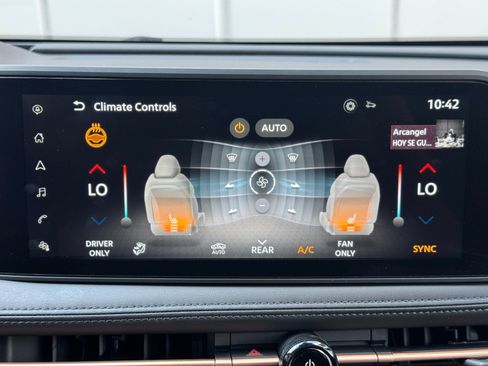 Used 2025 Nissan Ariya FWD image 26