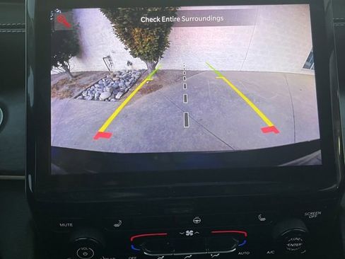 Used 2023 Jeep Grand Cherokee L Limited image 16