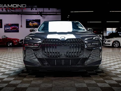 Used 2023 BMW i7 xDrive60 image 32