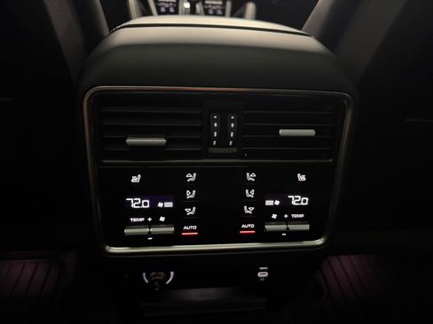 Used 2021 Porsche Cayenne Turbo AWD/4WD image 14