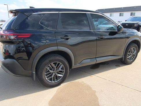 Used 2022 Nissan Rogue S image 5