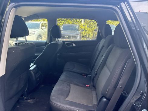 Used 2020 Nissan Pathfinder S image 5