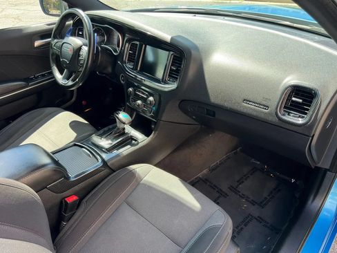 Used 2015 Dodge Charger SXT RWD image 16