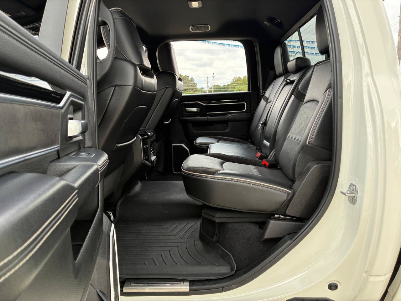 Used 2020 RAM 2500 Laramie w/ Night Edition AWD/4WD image 31