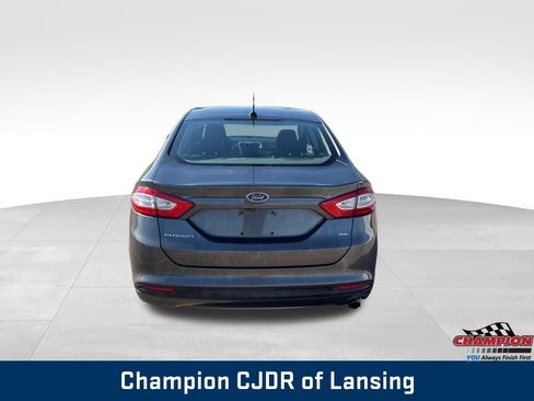 Used 2016 Ford Fusion SE image 8