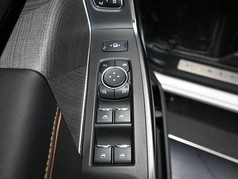 Used 2024 Ford F350 Platinum w/ FX4 Off-Road Package AWD/4WD image 7