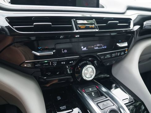 Certified 2024 Acura MDX SH-AWD w/ Technology Package image 26