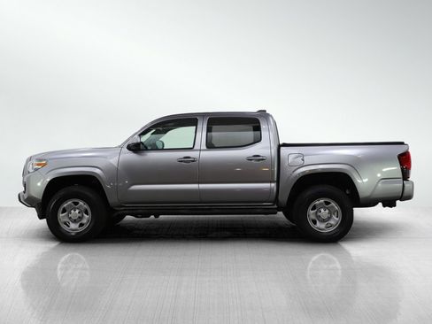 Used 2022 Toyota Tacoma SR image 2