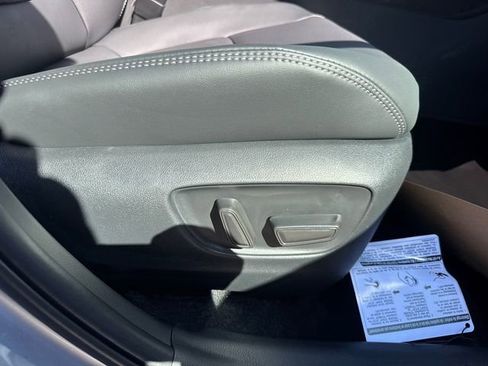 New 2025 Toyota RAV4 Limited image 15