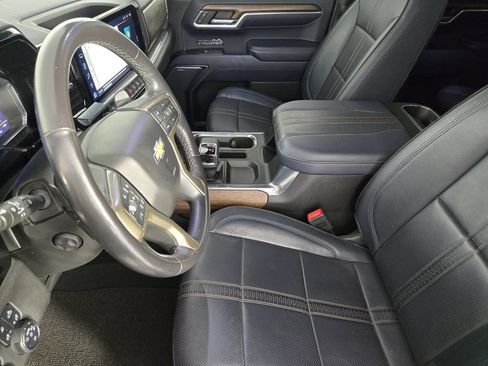 Used 2023 Chevrolet Silverado 1500 High Country w/ Z71 Off-Road Package AWD/4WD image 14