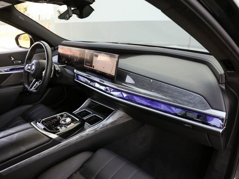 Used 2024 BMW 740i RWD image 24