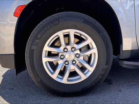 Used 2024 Chevrolet Tahoe LT RWD image 9