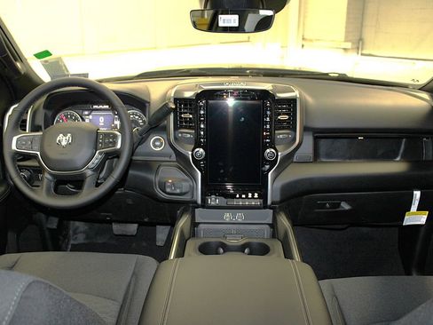 New 2026 RAM 2500 Big Horn AWD/4WD image 9