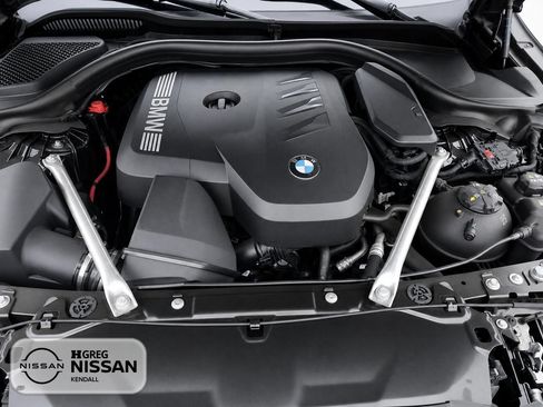 Used 2025 BMW 530i w/ Premium Package RWD image 14