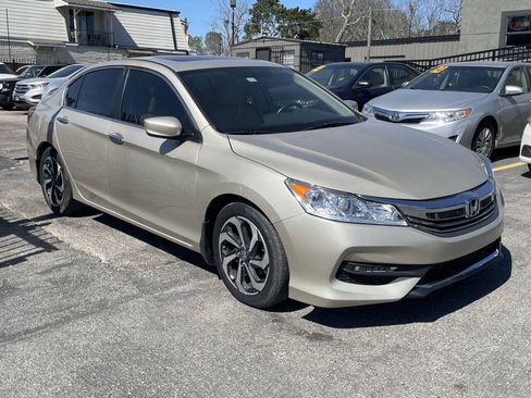 Used 2017 Honda Accord EX-L image 17