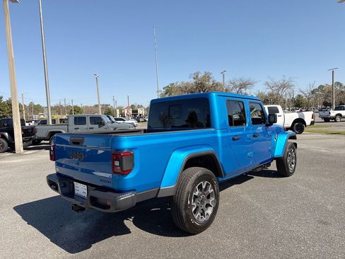 New 2026 Jeep Gladiator Sport image 3