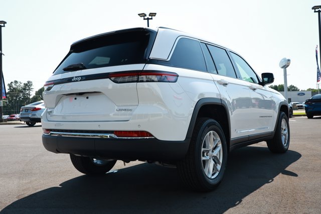 New 2026 Jeep Grand Cherokee Laredo RWD image 6