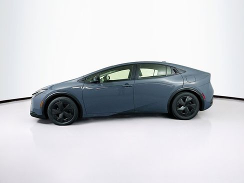Used 2024 Toyota Prius LE image 4
