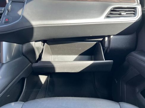 Used 2022 Chevrolet Suburban LT image 24