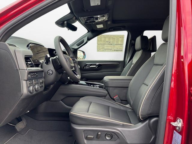 Used 2026 Chevrolet Tahoe Premier AWD/4WD image 9