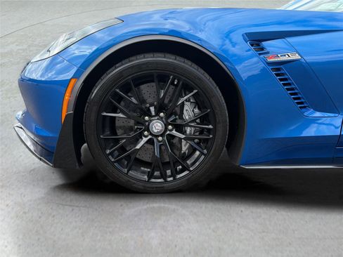 Used 2015 Chevrolet Corvette Z06 w/ 3LZ Preferred Equipment Group RWD image 43