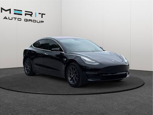 Used 2018 Tesla Model 3 Mid Range image 1