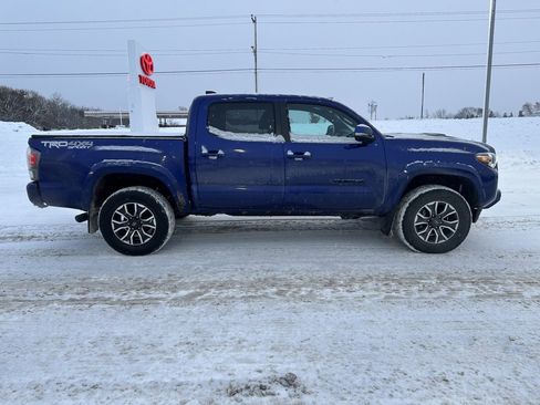 Used 2023 Toyota Tacoma TRD Sport image 6
