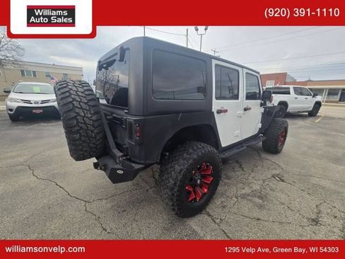 Used 2017 Jeep Wrangler Unlimited Rubicon AWD/4WD image 3
