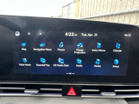 Used 2023 Hyundai Elantra Limited w/ Cargo Package FWD image 5