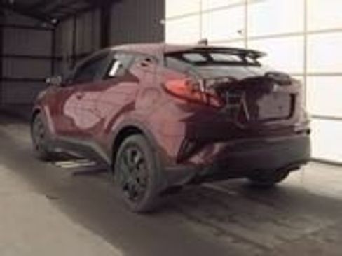 Used 2019 Toyota C-HR LE image 5