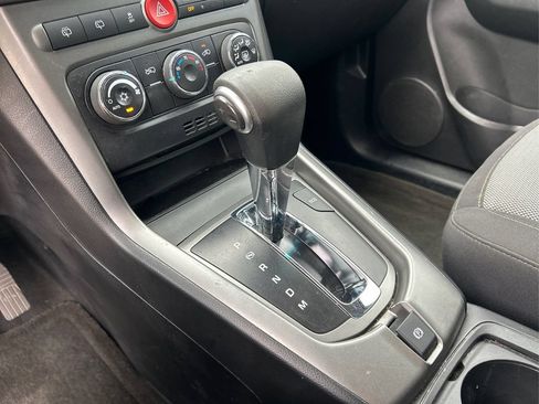 Used 2014 Chevrolet Captiva Sport LT FWD image 23