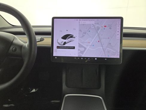 Used 2021 Tesla Model 3 Standard Range Plus image 16