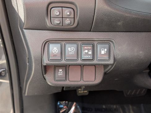 Used 2015 Nissan Leaf SL w/ Premium Package FWD image 21