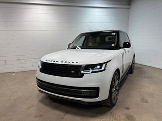 Used 2023 Land Rover Range Rover SE video 2