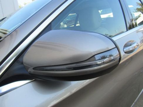 Used 2019 Mercedes-Benz C 300 Sedan image 18