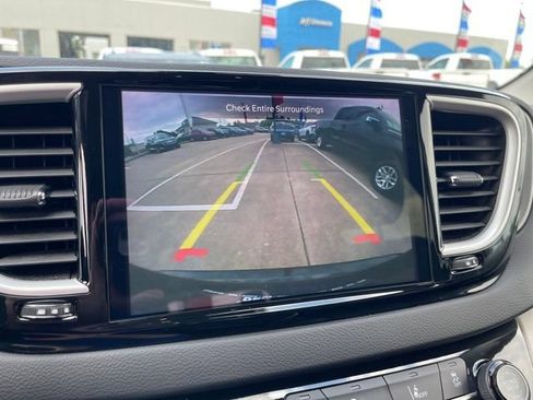 Used 2024 Chrysler Pacifica Touring-L FWD image 23