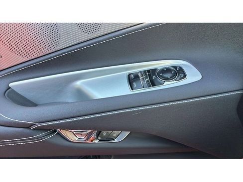Used 2024 Chevrolet Corvette Stingray Preferred Cpe w/ Z51 Performance Package RWD image 25