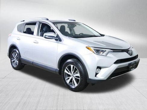 Used 2018 Toyota RAV4 XLE w/ Plus Extra Value Package AWD/4WD image 1