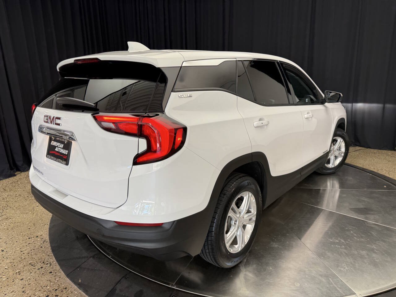 Used 2018 GMC Terrain SLE FWD image 10